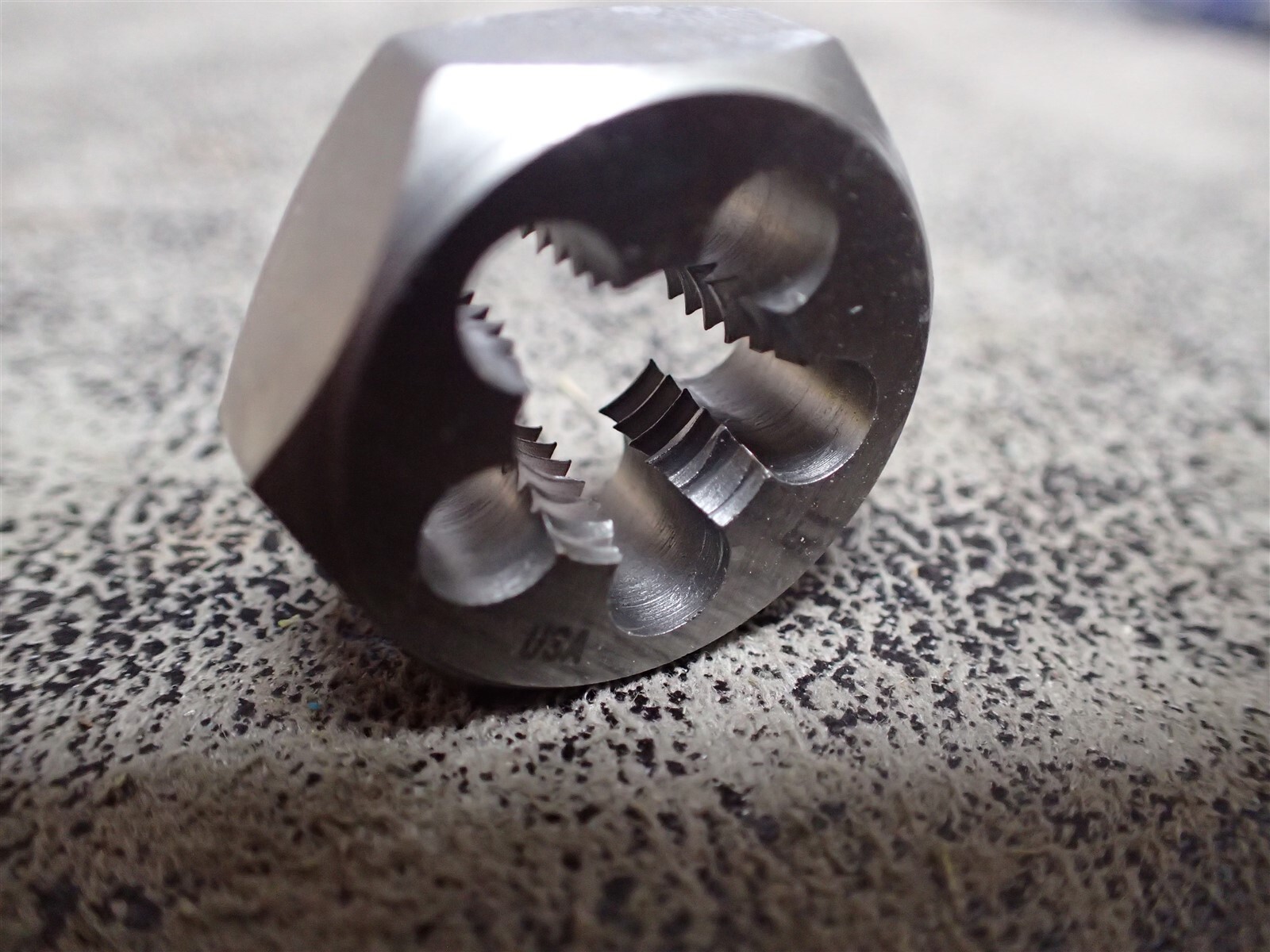 NEW Irwin 6643 M12X1.50 Metric HSS Hex Rethreading Die (BN272)