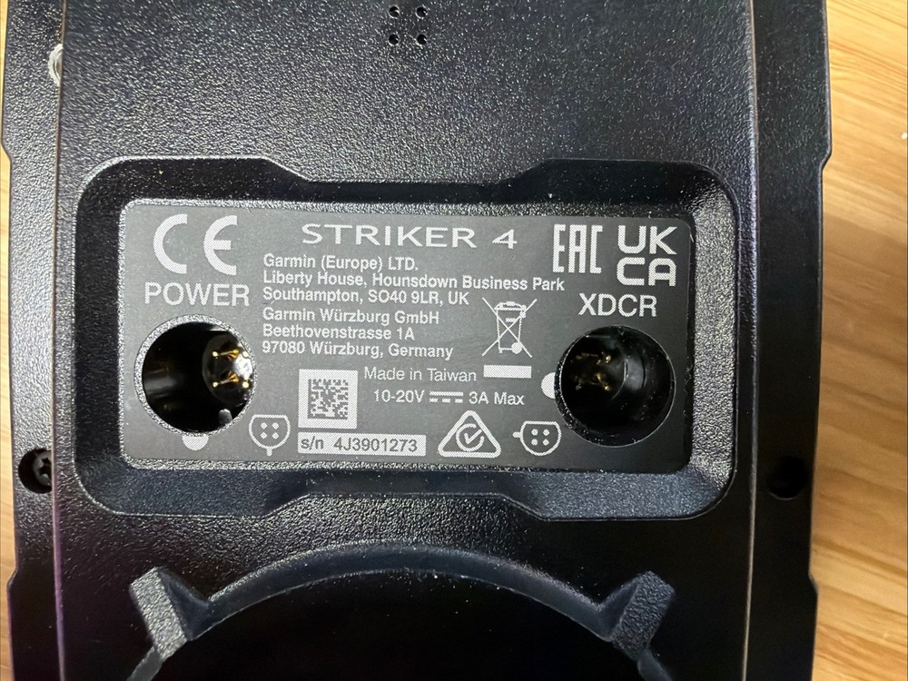 Garmin Striker Plus 4 Fishfinder + Transducer