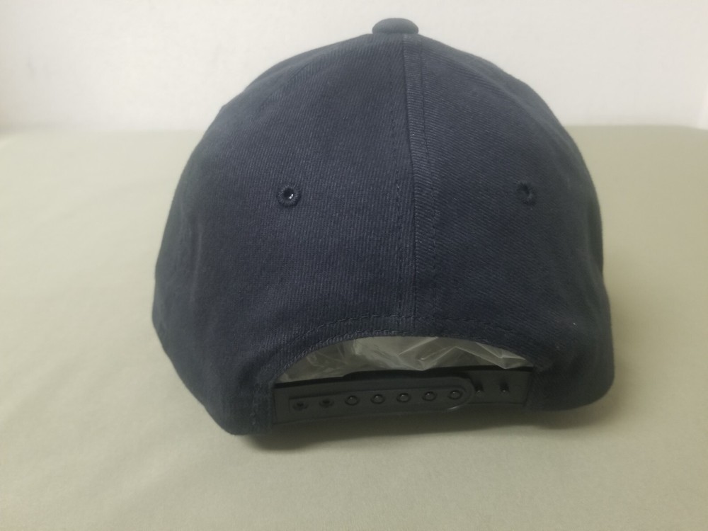 New Mitchell & Ness Flex Fit Low Pro Snapback baseball cap.