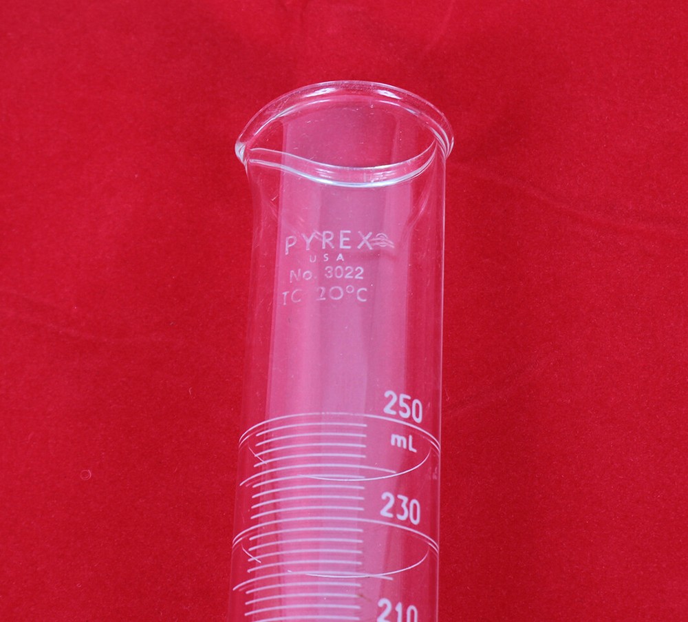 Glass 250mL Graduated Cylinder