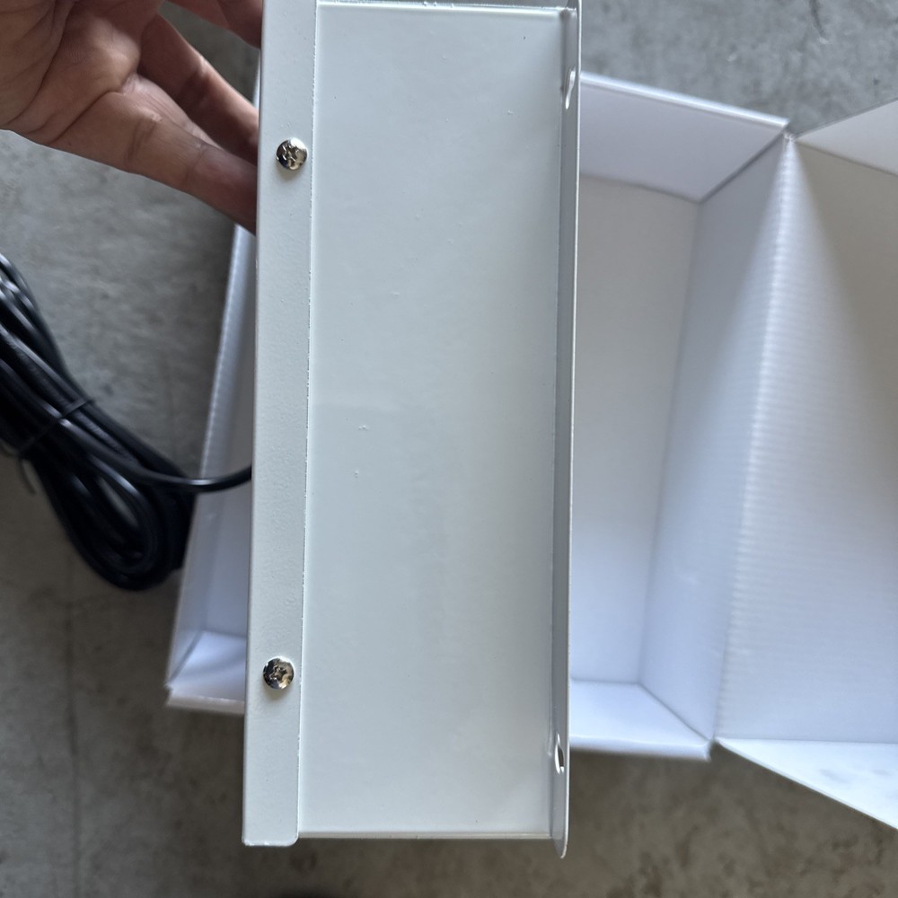 8 light controller w/trigger cord