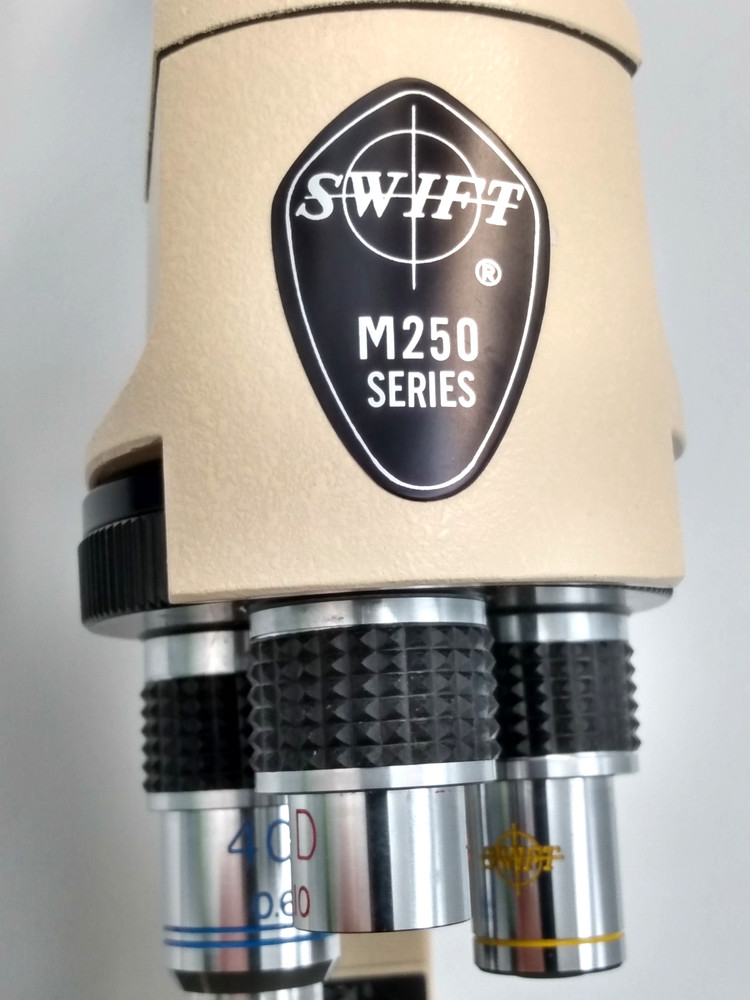 Swift Series M250 Microscope - works
