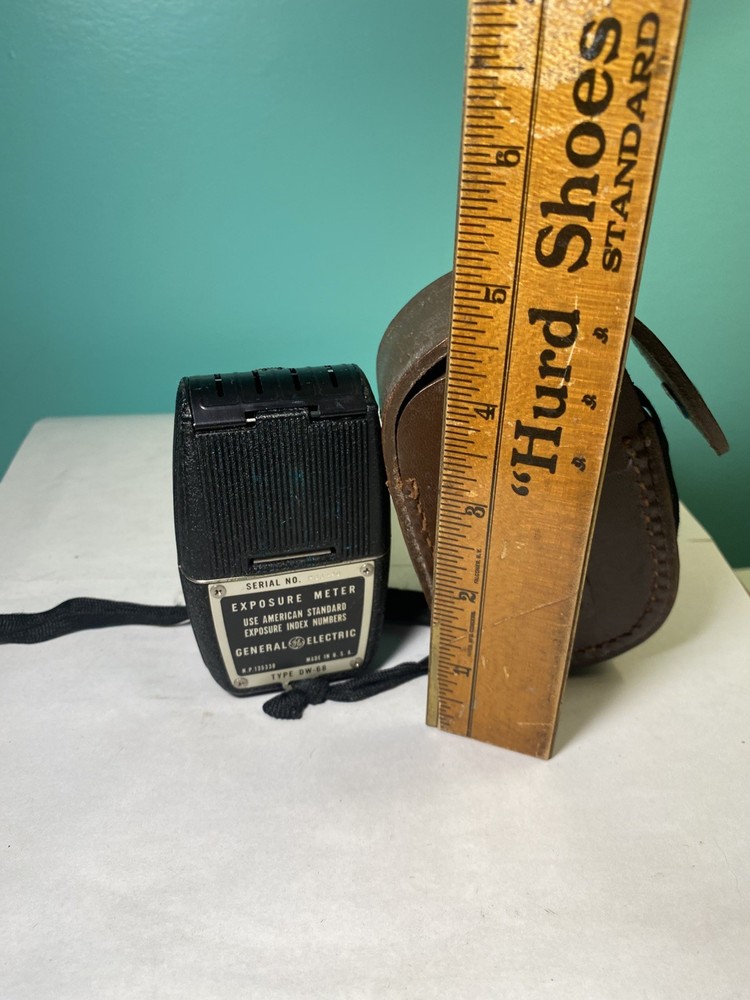 General Electric Light Meter Type DW-68 with leather brown case