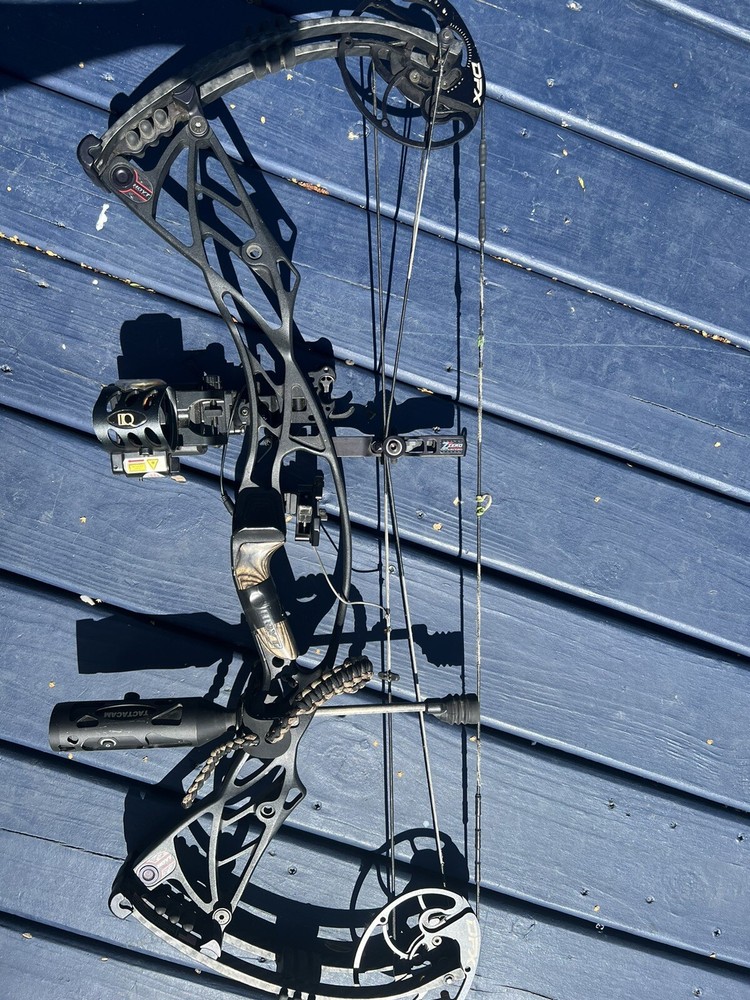 Hunting Bow And Accessories