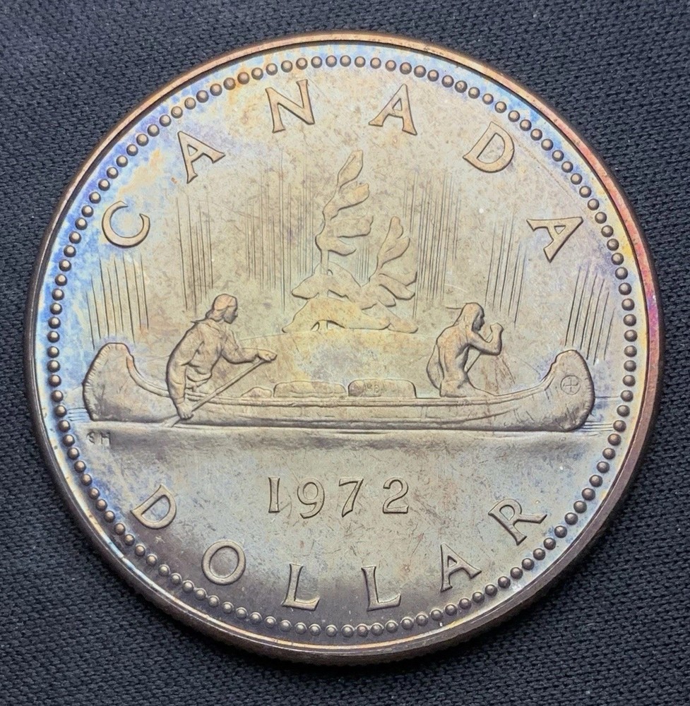 1972 Canada Silver Dollar $1 - Lightly Toned