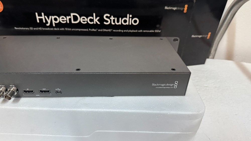 Blackmagic Design HyperDeck Studio 2