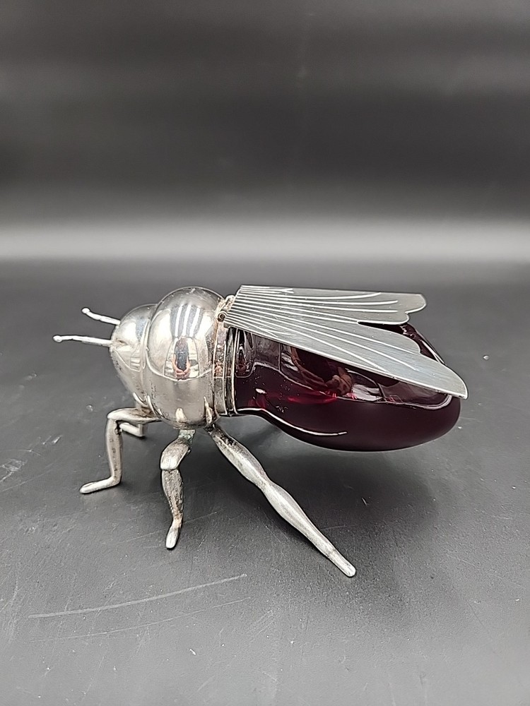 VINTAGE SILVERPLATE RUBY RED GLASS FIGURAL BEE HONEY POT BY IRONGATE PRODUCTS