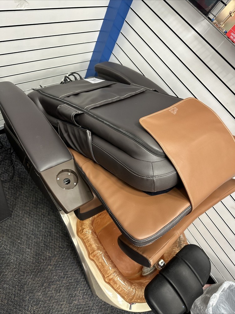 human touch massage chair With A Tab
