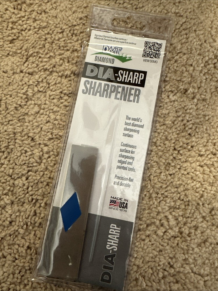 DMT Dia-Sharp Coarse D4C Measures 4" x 7/8". Continuous diamond sharpening stone