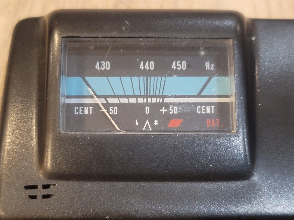 Greco GT-01 Guitar Tuner Tested