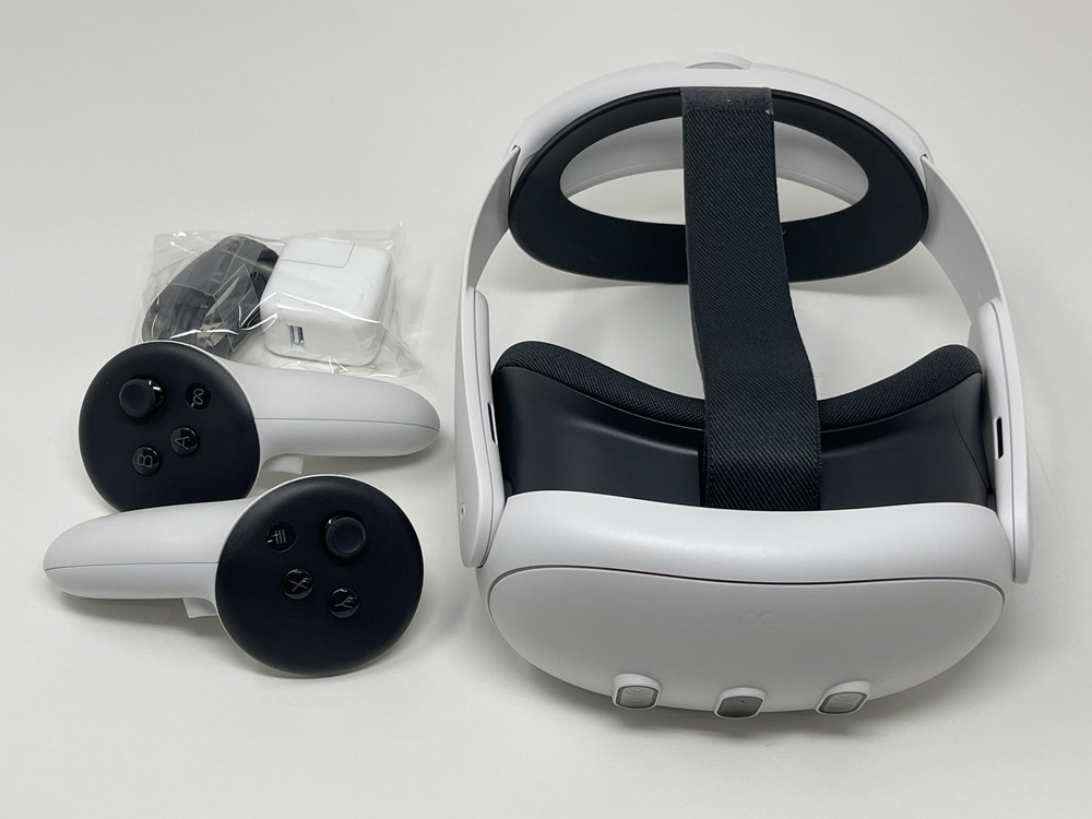 Meta Quest 3 128GB VR Headset With Elite Strap 2 Controllers Very Good