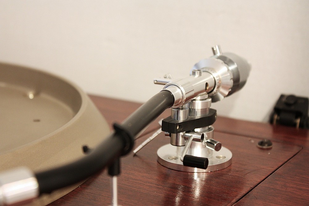 DENON DP1000 / DP 1500 TURNTABLE - with EXTRAS