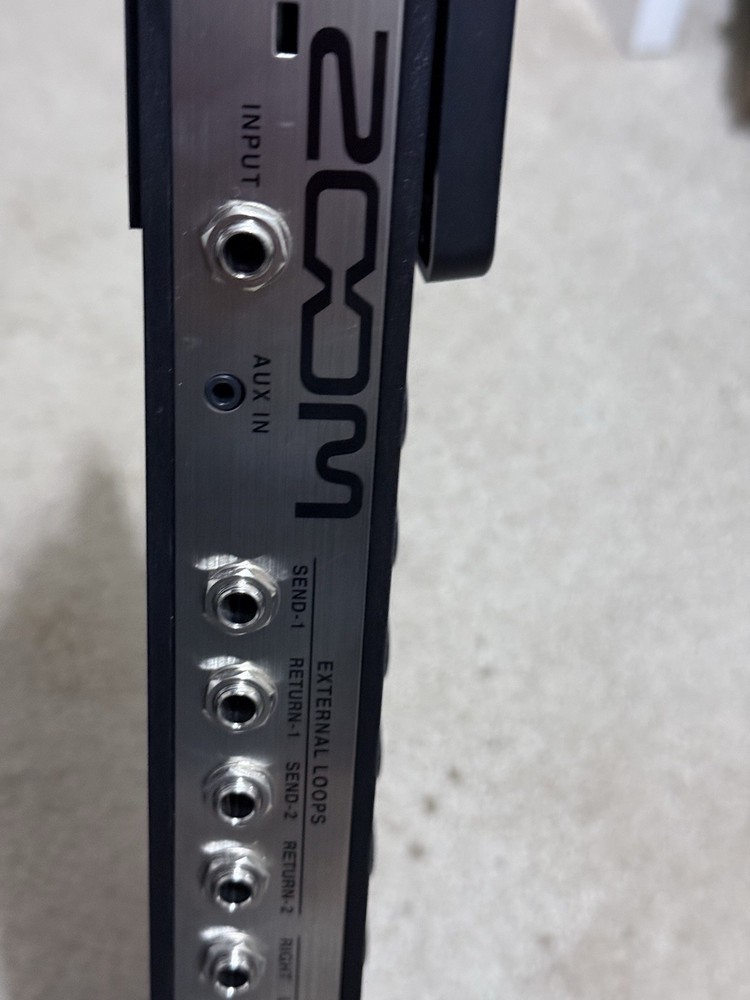 Zoom Multi-Effects G11 Processor with Expression Pedal PRO