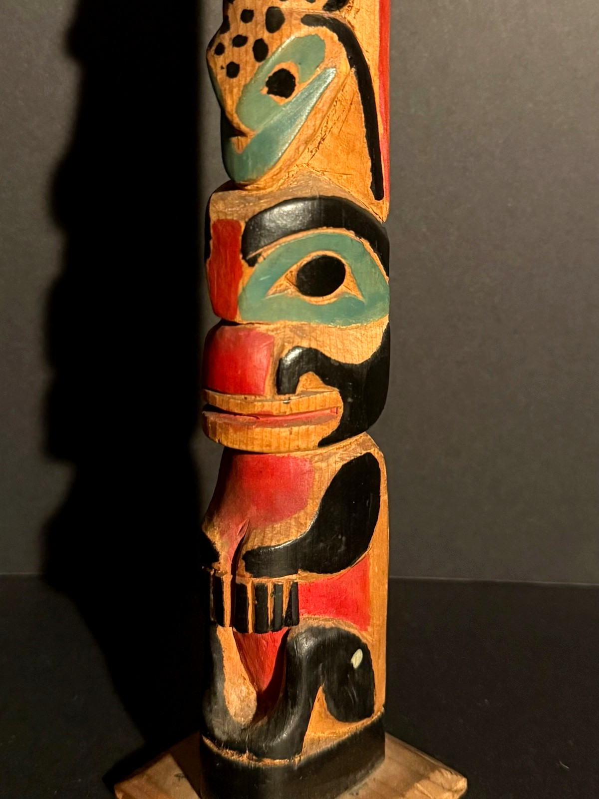 BEAUTIFUL 1930s AK/NW COAST CARVED & PAINTED CEDAR 3-FIGURE TOTEM POLE,EXCELLENT