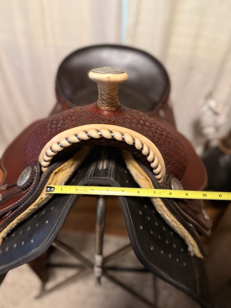 Custom Western Saddle (Fargo Silver)