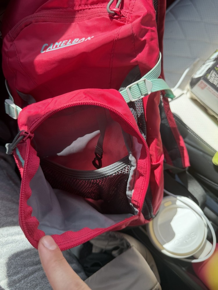 CamelBak Hydration Backpack Daypack Small 0-5L Zip 2 Pockets Red/Gray