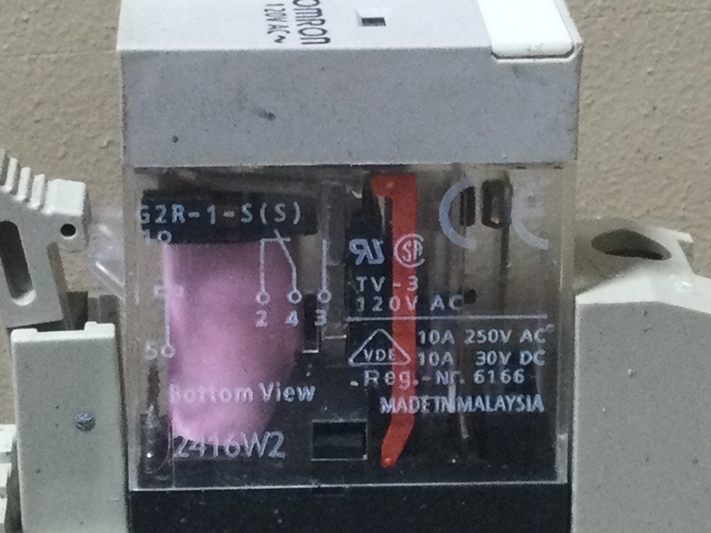 Generac 0F9085 Guardian Transfer Switch/Load Center with 16 circuits