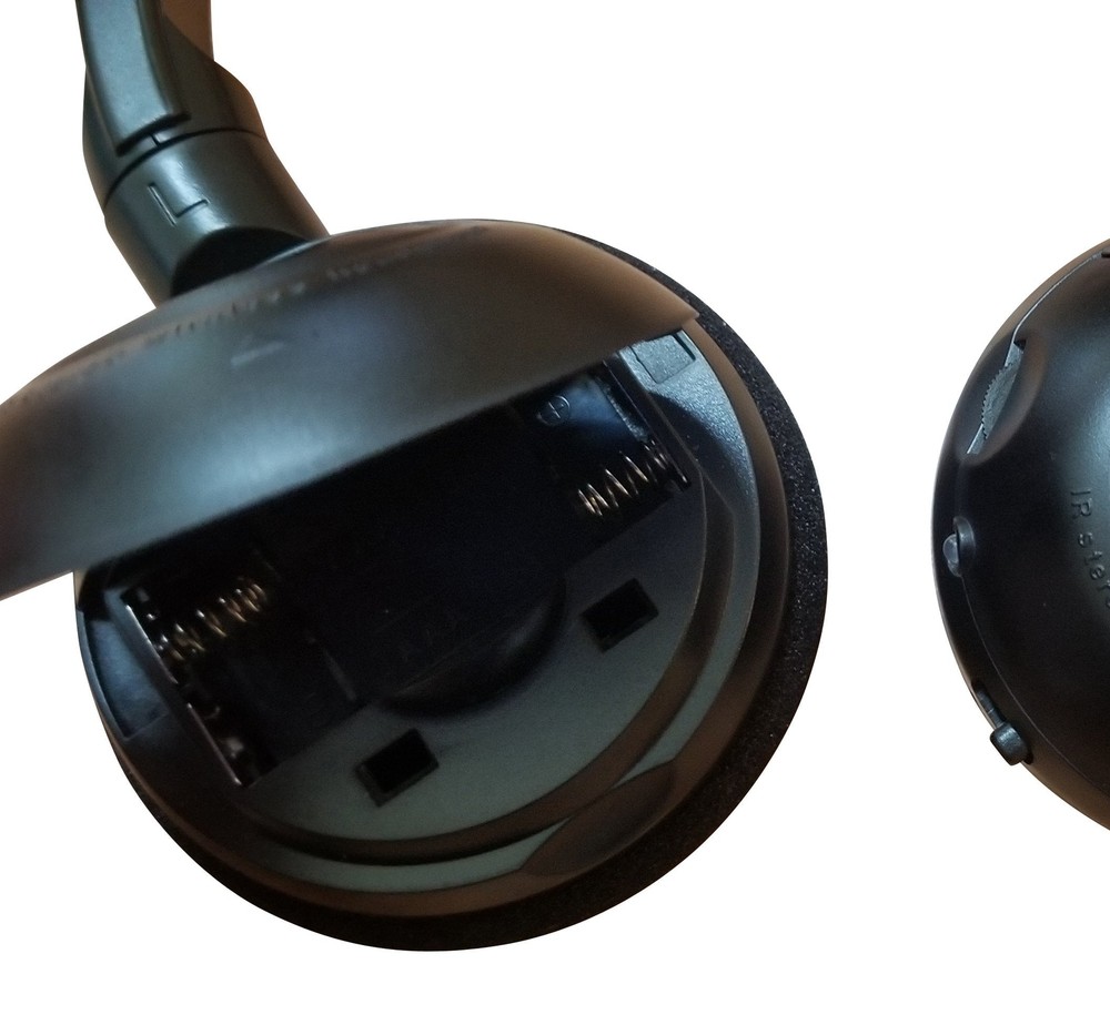 2008 Frontier Compatible Wireless DVD Headphone