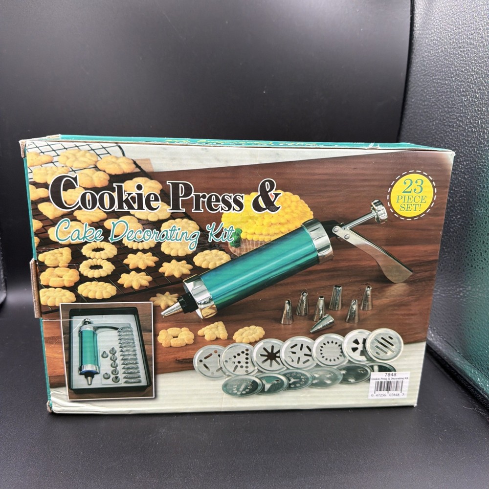 23 Piece Cookie Press & Cake Decorating Kit In Box