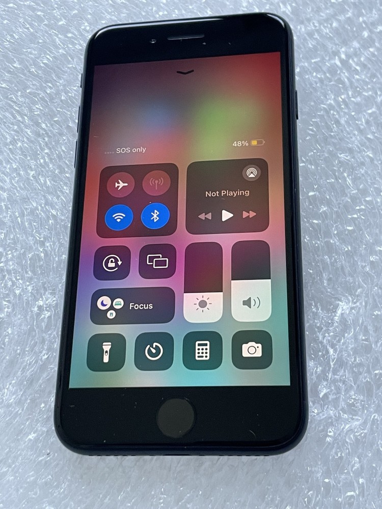 Apple iPhone SE 3rd Gen (2022) - 64 GB - Midnight (Unlocked)
