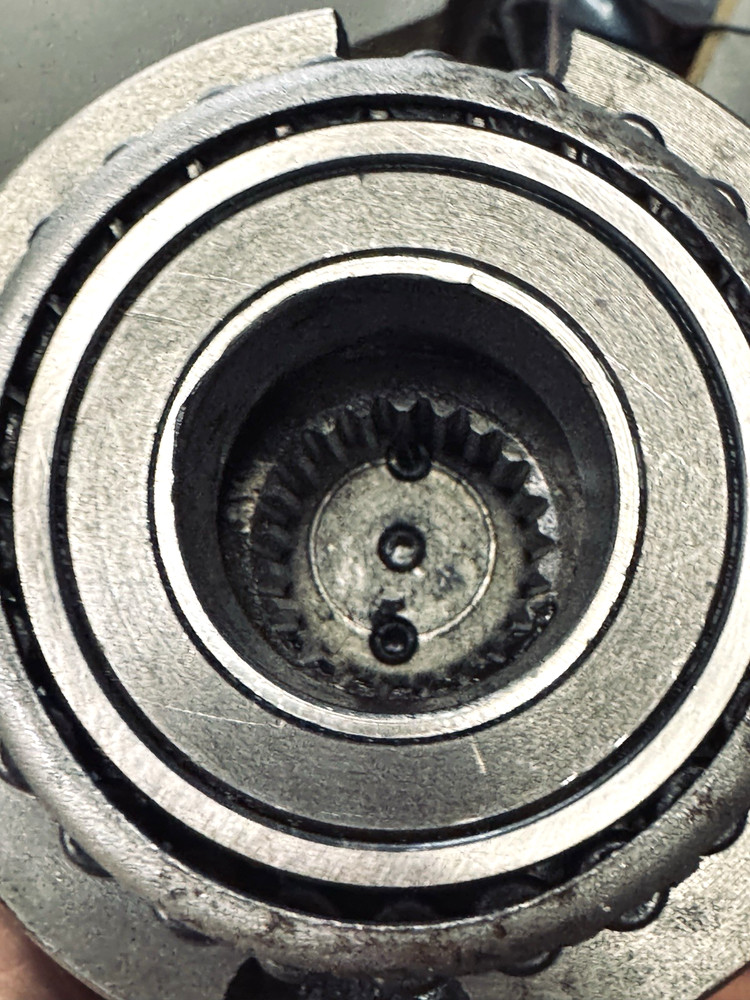 137.04.008.01 Differential Carrier USED