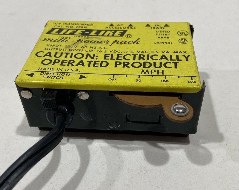 Life-Like Mini Power Pack Transformer Input 120V E31167 ( Yellow / Untested)