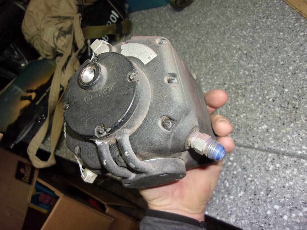 C32 plane gyro indicator