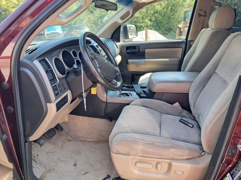 SEQUOIA 2010 Glove Box 4793319