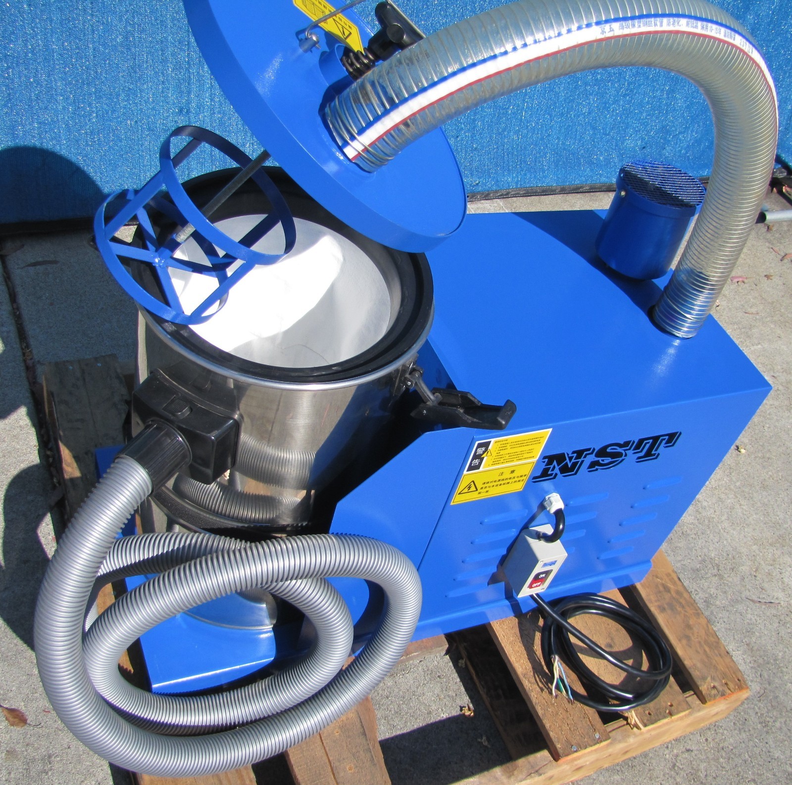 NST 4.5 HP Vacuum Dust Collector With Canister & Hose 230V 3 Ph Strong Suction