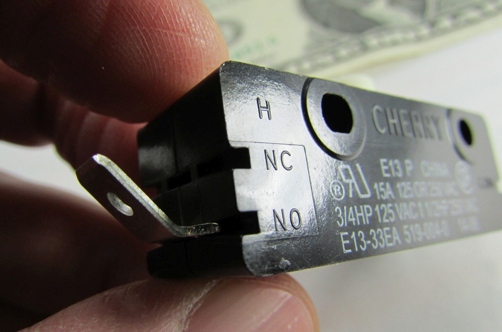 Lot 2 Cherry E13 15A Normally Open Snap Action Pushbutton MicroSwitch 125VAC/250