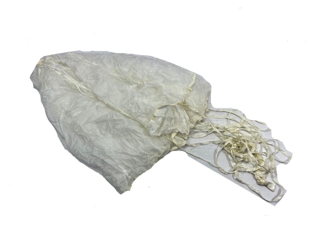 Large 33'' Chaff Parachute, Single (1)