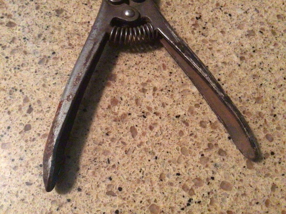 Vintage Spring Loaded Wire Cutter Pliers