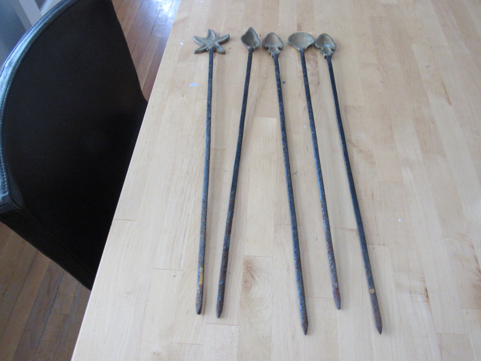 Vintage Brass Topped Seashell Ocean Themed Garden Spikes