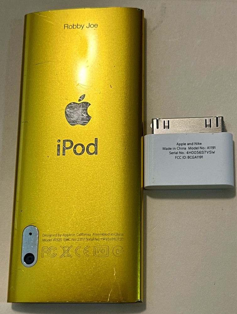 Apple iPod Nano 5th Generation + Nike