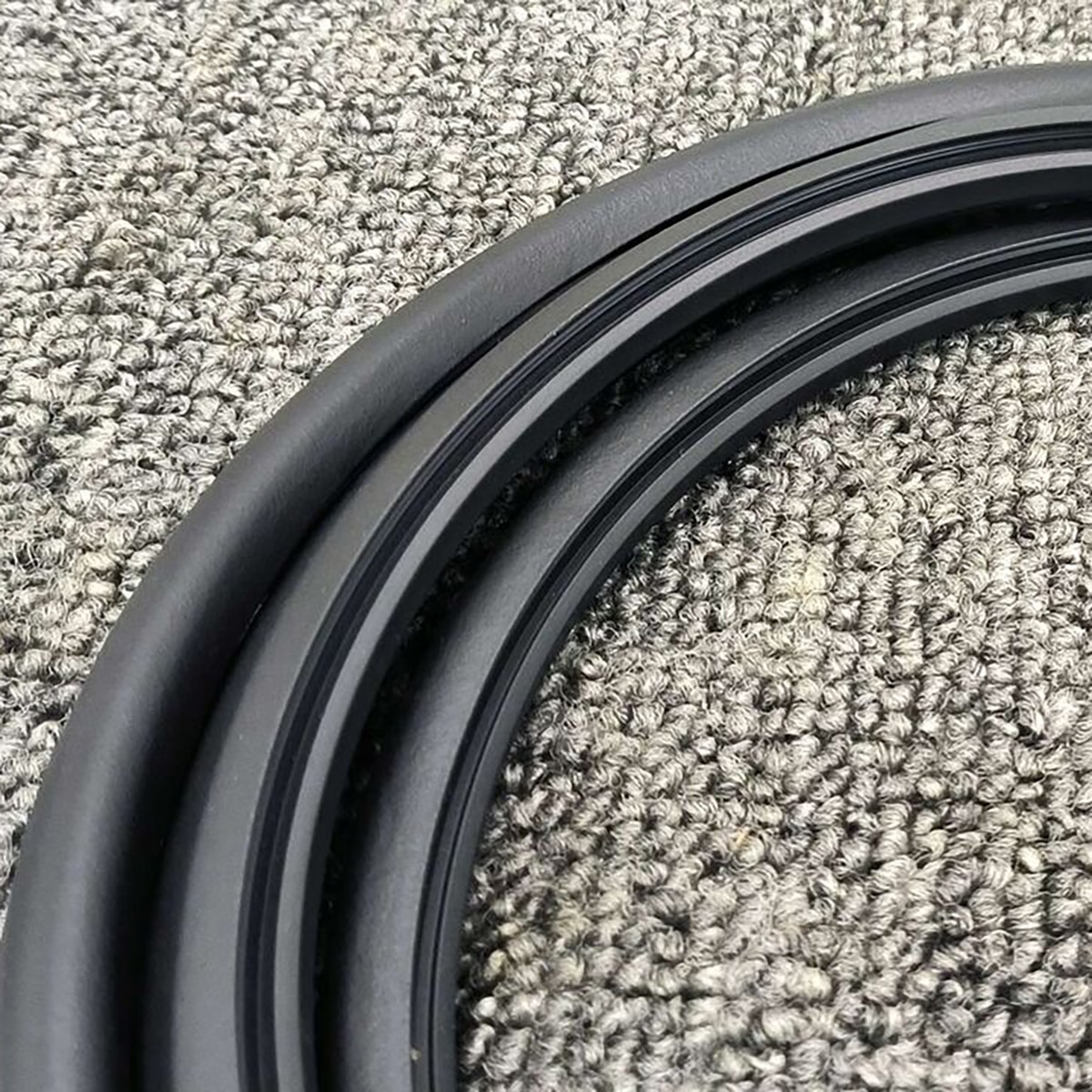 Genuine OEM LR023393 Sunroof glass seal for Land Rover Range Sport 2006-2013