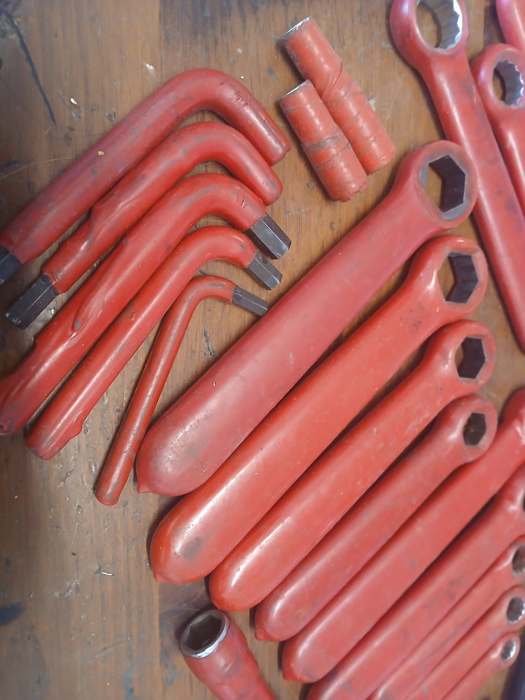 Insulated Tool Set Wiha plus Unbranded 29 pieces