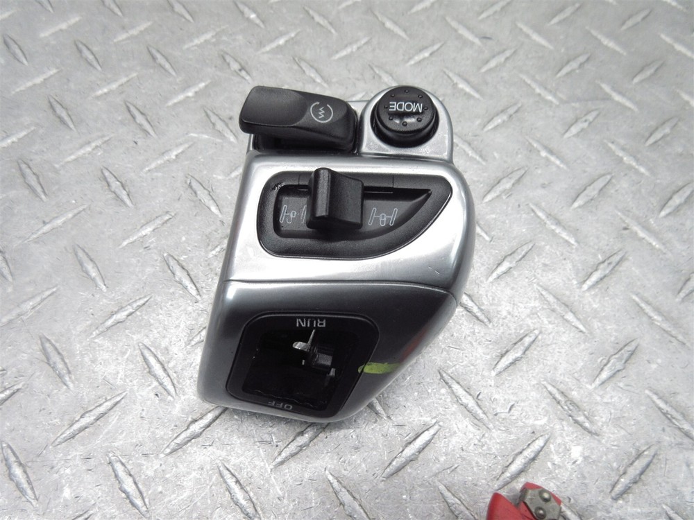 2007 06-08 Piaggio MP3 Scooter 250CC Right Switch Handlebar Control On Off Start