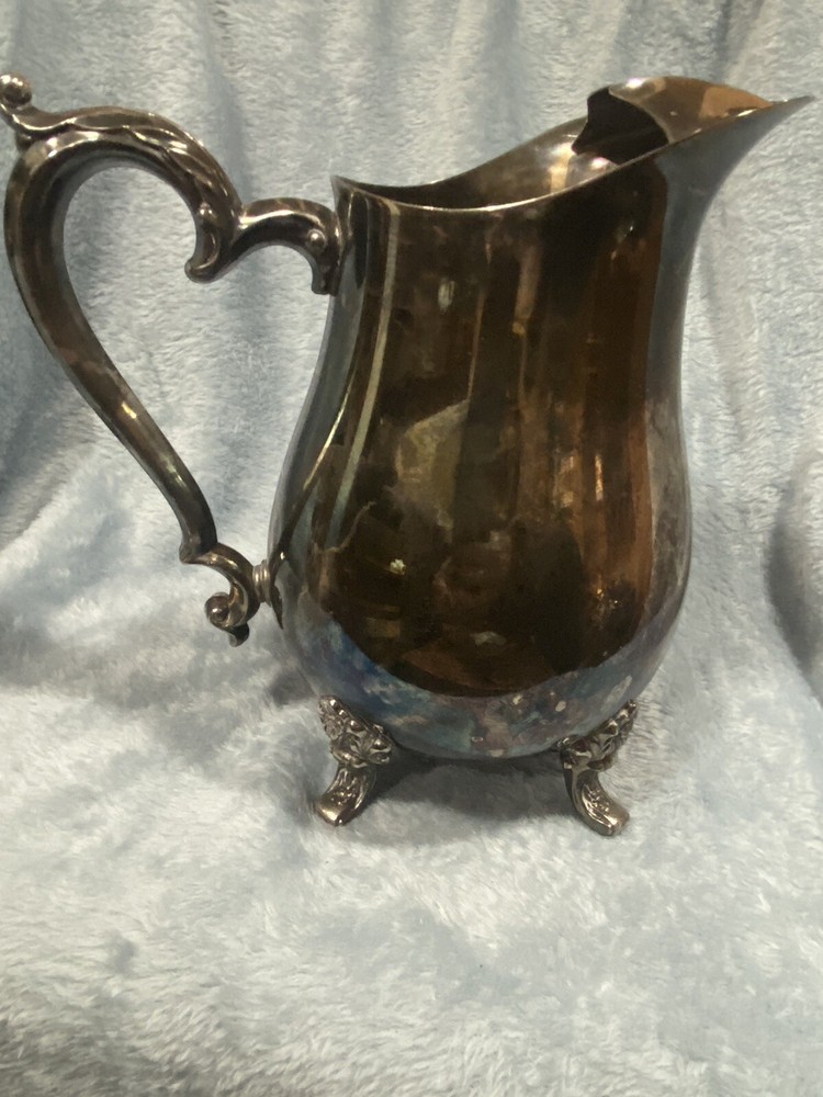 Vintage Oneida Water Pitcher U.S.A. Silver plated