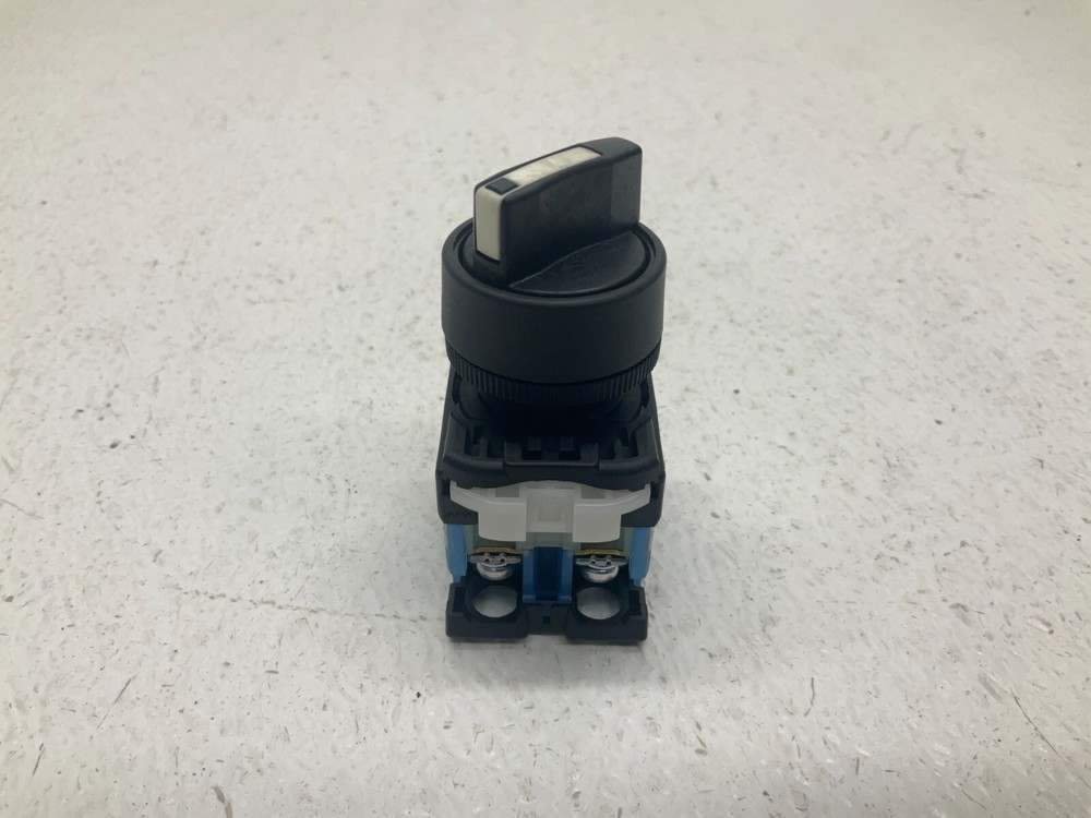 Fuji Electric AR22WR-2 2 Position Maintained Selector Switch AR22WR2 (TSC)