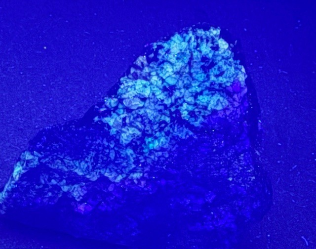 MULTICOLOR COOL FRANKLIN ASSEMBLAGE: FLUOROAPATITE & CHLOROPHANE, FRANKLIN, N.J.