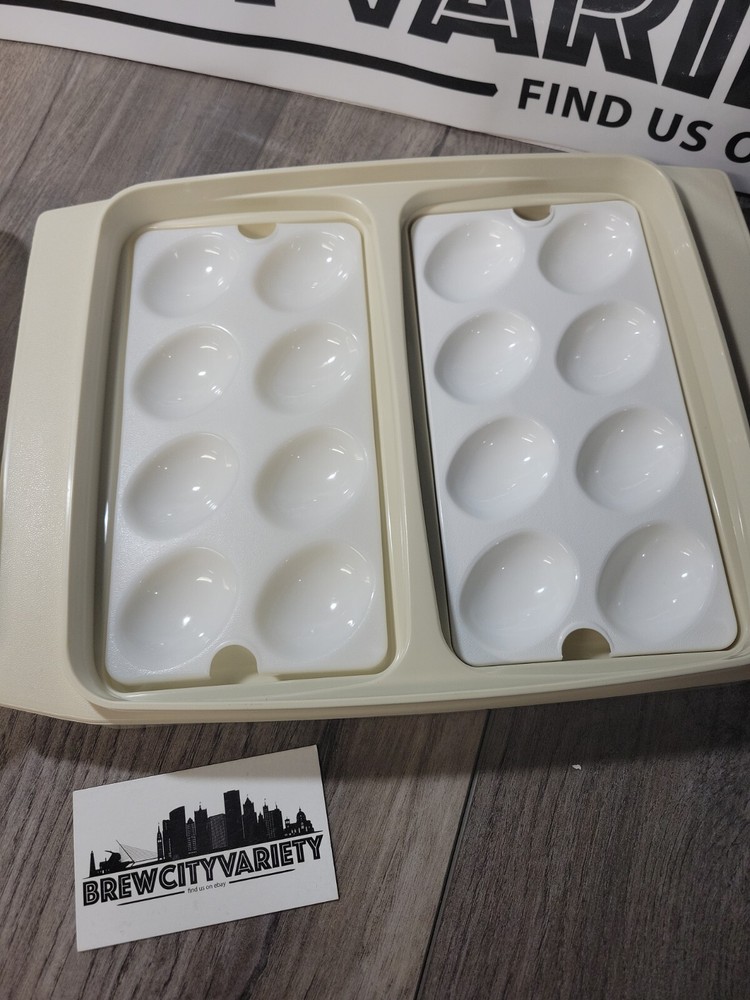 Vintage Tupperware Tray Deviled Egg Keeper Carrier Container 723-1 Beige