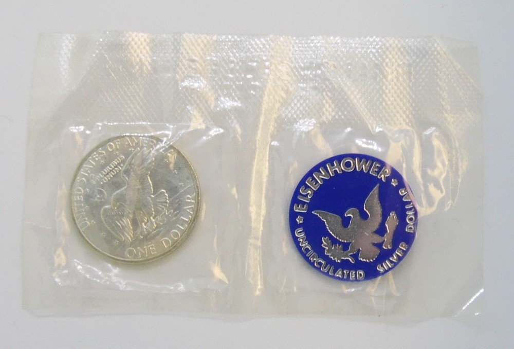 1971 S US Mint Eisenhower Blue Ike 40% Silver Dollar w/ Envelope