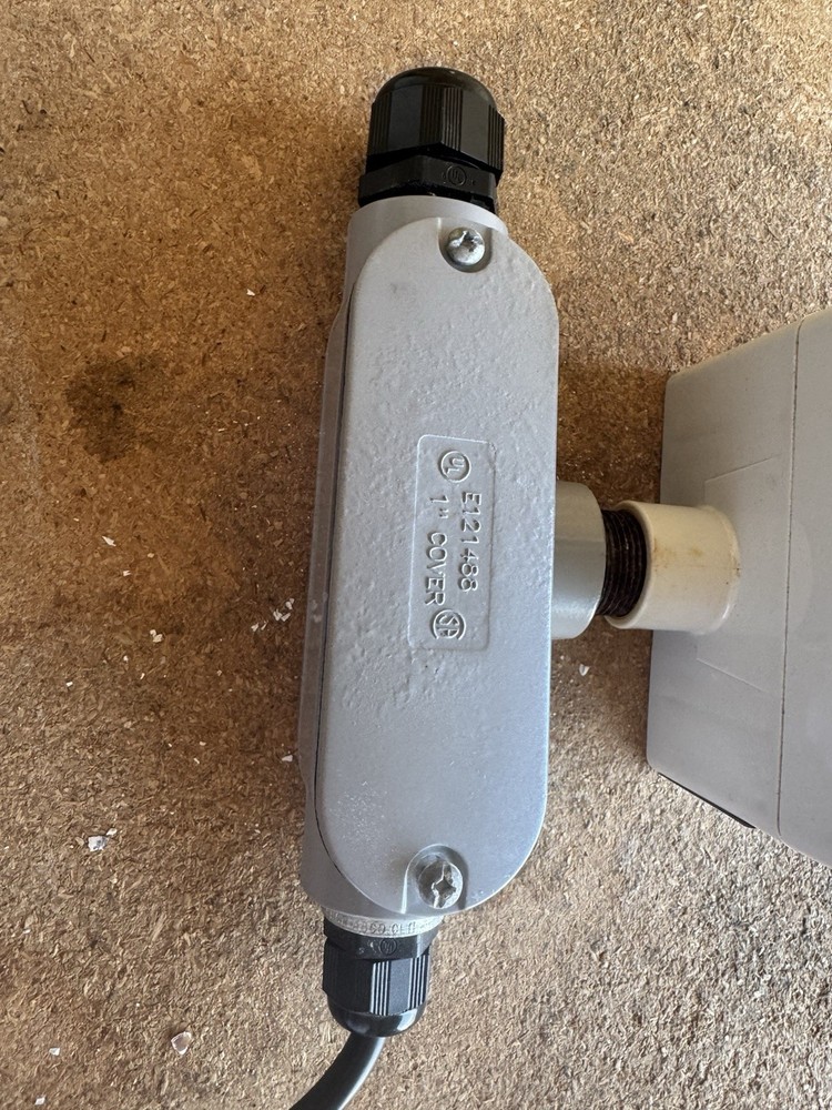 Eaton CVX050-240S Surge Protector