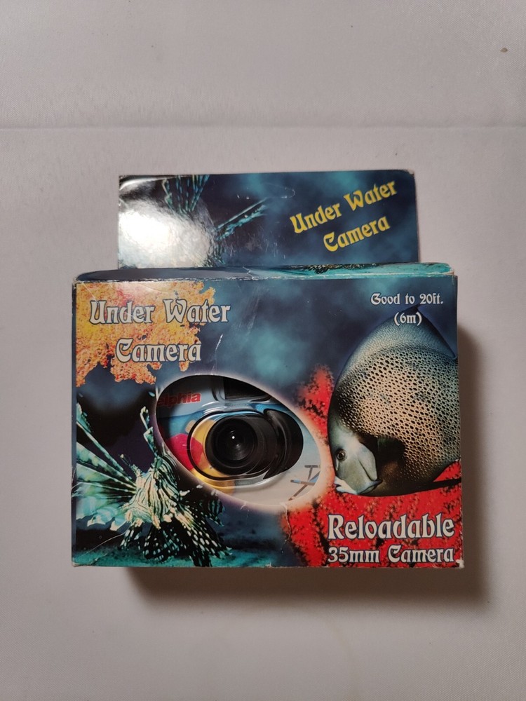 UNDER WATER 35MM FLASH CAMERA Reloadable "CAPTURE THE SEA"