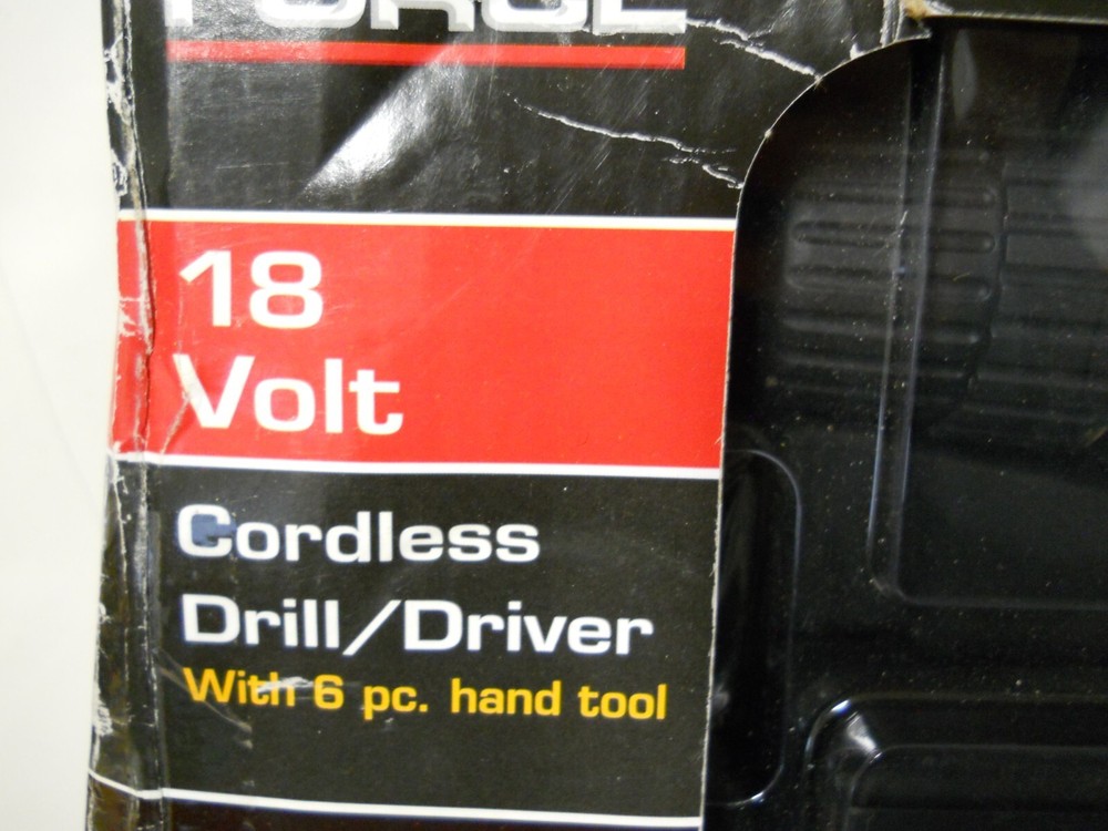 Task Force 18V Cordless Drill/Driver w/ 6 PC Hand Tool Kit W/ Carry Case 0042313