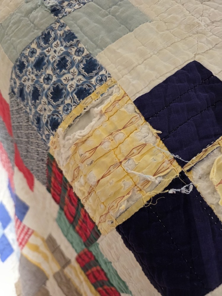 Vintage Handmade Cutter Quilt 70"×77"