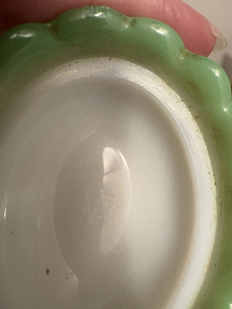 Mini Hen On Nest Salt Cellar - Jadeite