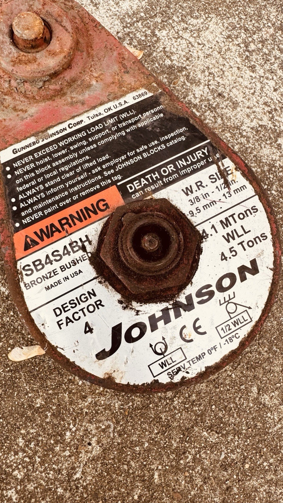 JOHNSON SNATCH BLOCK-4T-4" w/Swivel Hook 3/8"-1/2" SB4S4BH