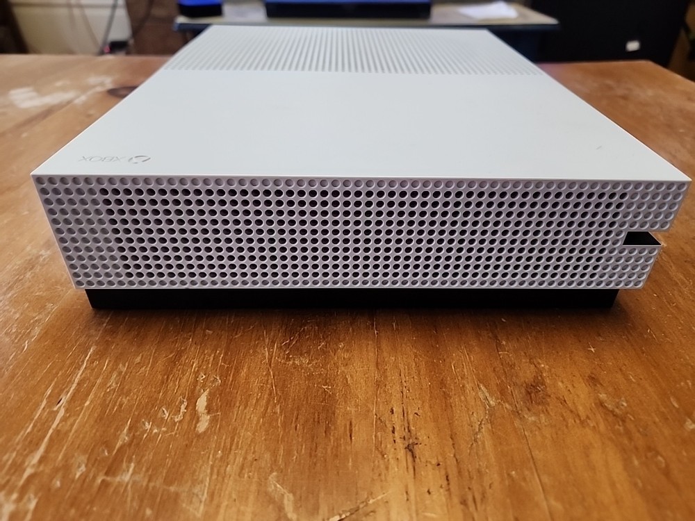 Xbox One S w/ Controller (No Wires)