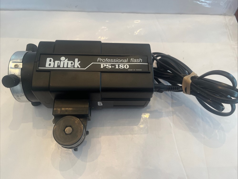 Britek PS-180 Professional Flash Equipment With Power Cable